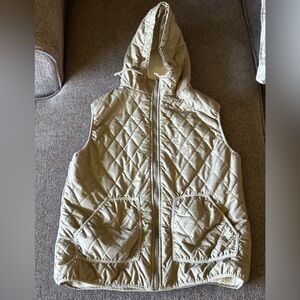 Woman’s Iceburg Outerwear puffer vest. Fleece lined.